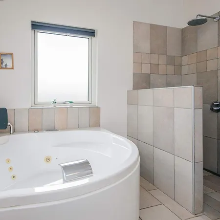 Hébergement de vacances Luxurious Retreat In Henne Strand-by Traum