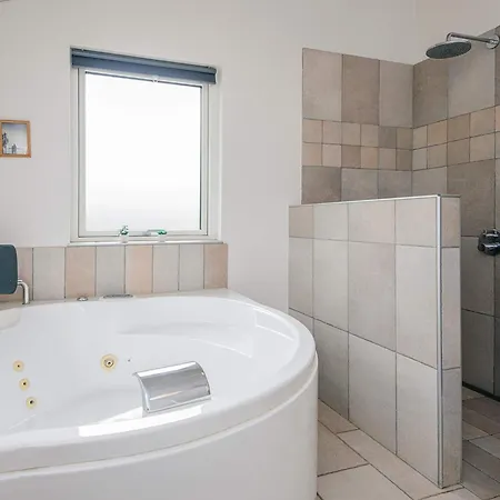 Hébergement de vacances Luxurious Retreat In Henne Strand-by Traum